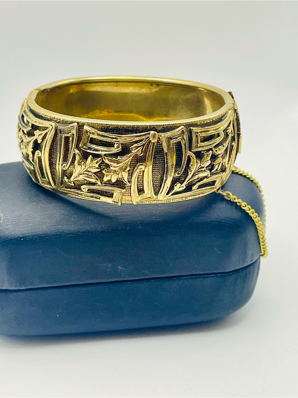Vintage Ornate Design Gold-Tone Floral Bangle Bracelet with Safety Chain. Size 8